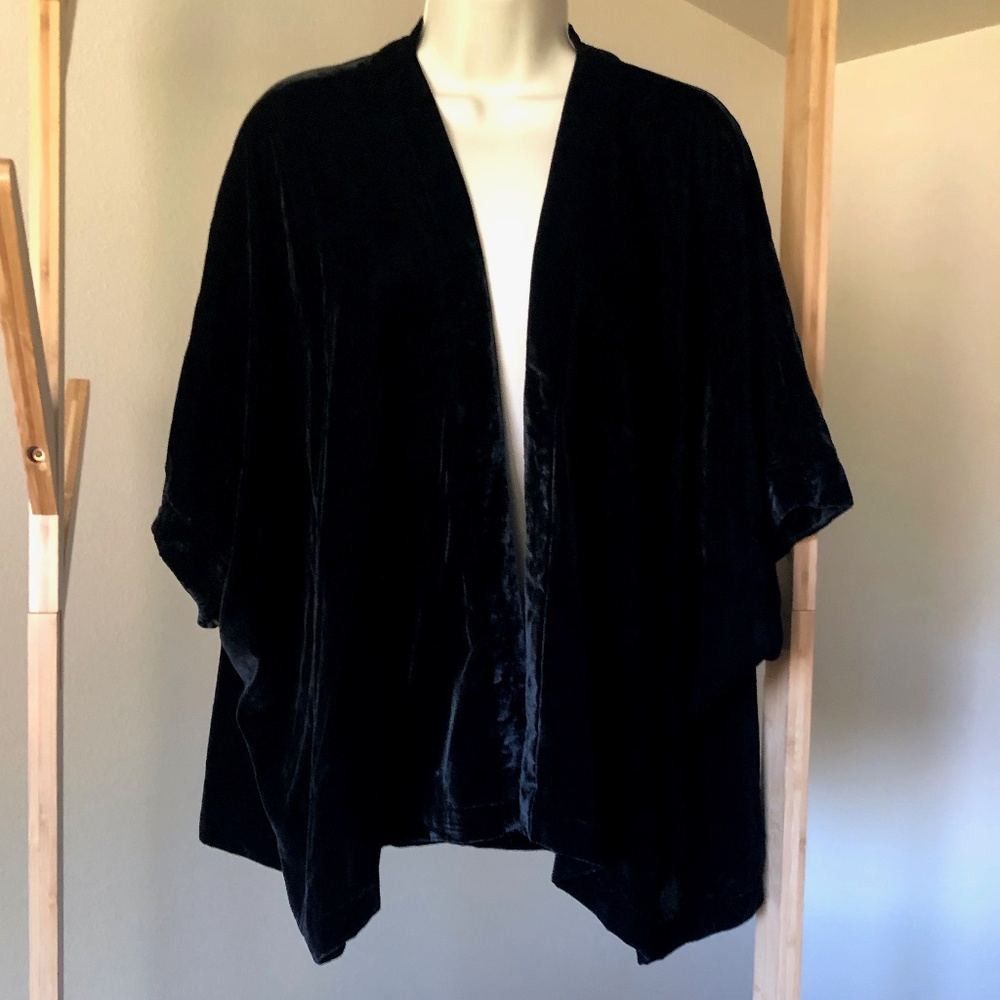 Aritzia Velvet Kimono Shrug
